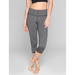Athleta chataranga Capri space dye Gray cropped legging pants